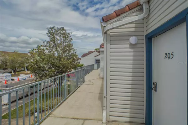 2572 WOODGATE BLVD #205, Orlando, FL 32822