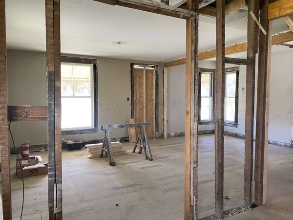 80 S Fifth ST, Zionsville, IN 46077