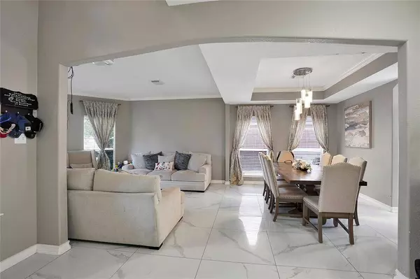 1003 Highland Woods DR, Highlands, TX 77562