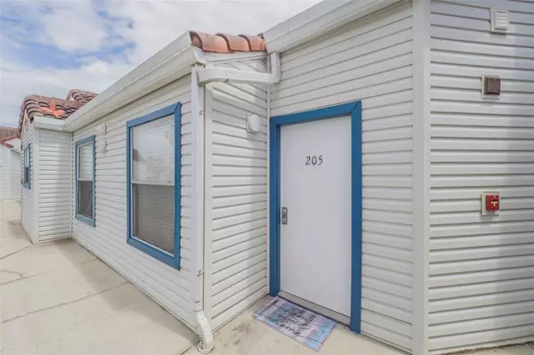 2572 WOODGATE BLVD #205, Orlando, FL 32822