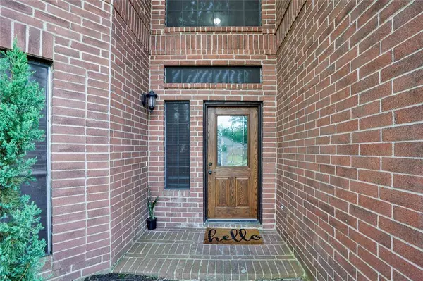 1003 Highland Woods DR, Highlands, TX 77562