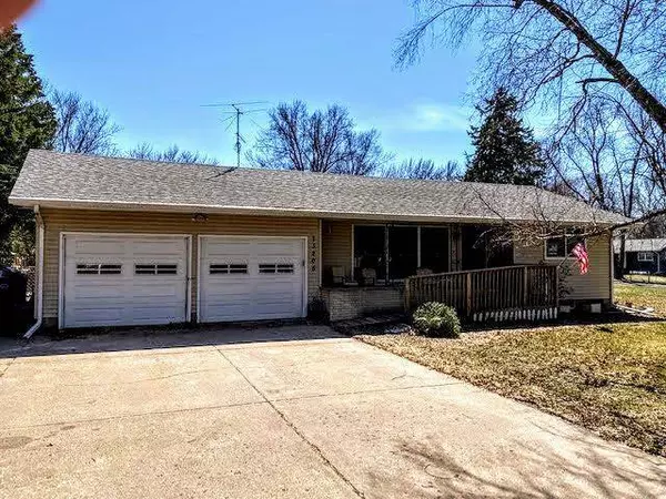 13205 Sylvan AVE, Lindstrom, MN 55045