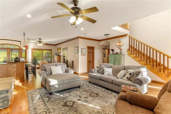 990 Warren Farm RD, Walnut Cove, NC 27052