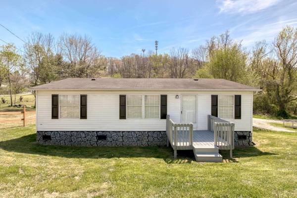 604 Newbern RD, Pulaski, VA 24301