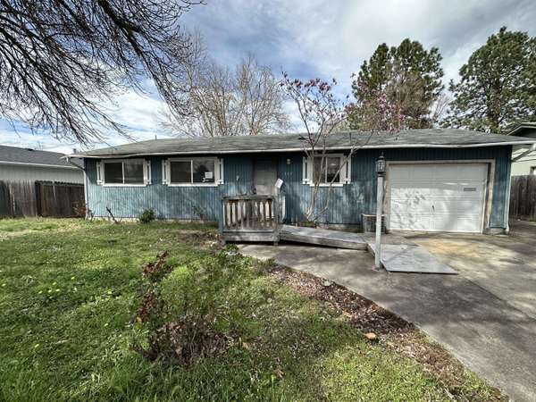 327 Arnwood St, Medford, OR 97501