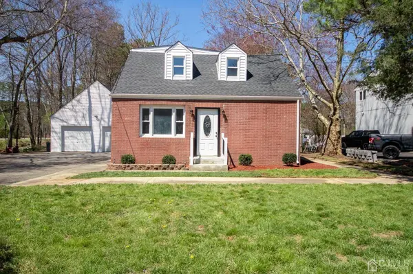 48 oak ST, Old Bridge, NJ 08857