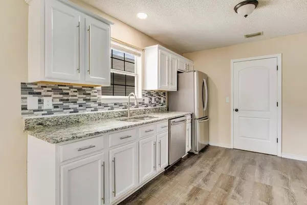 48 Howard St, Niceville, FL 32578