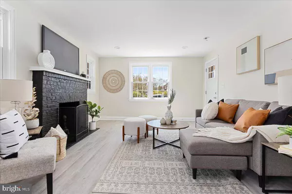 3006 OAK FOREST DR, Parkville, MD 21234