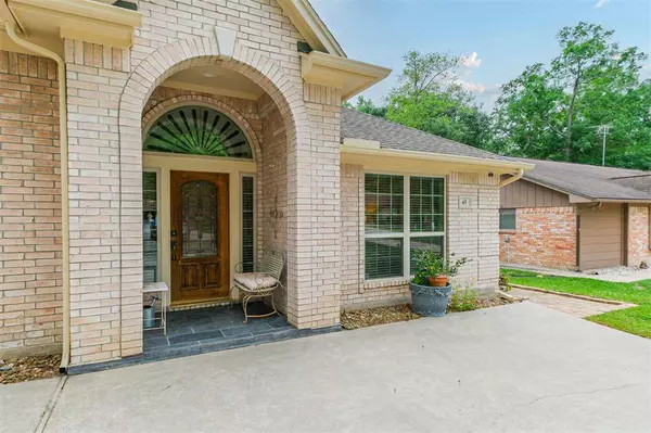 45 W Rolling Hills DR, Conroe, TX 77304