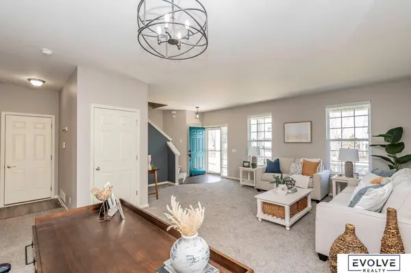 905 Port Royal Drive, Papillion, NE 68046