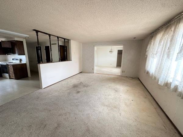 327 Arnwood St, Medford, OR 97501