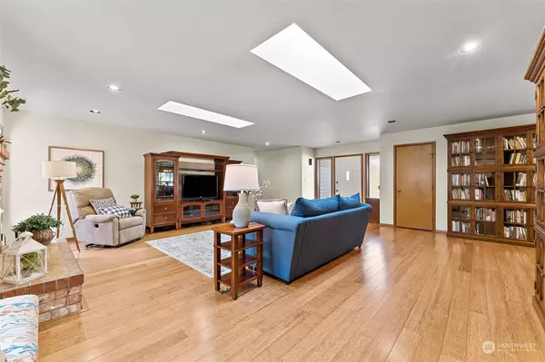 3910 8th ST NW, Gig Harbor, WA 98335