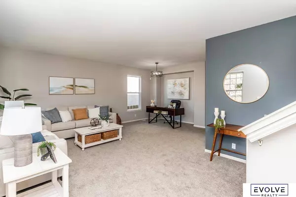 905 Port Royal Drive, Papillion, NE 68046