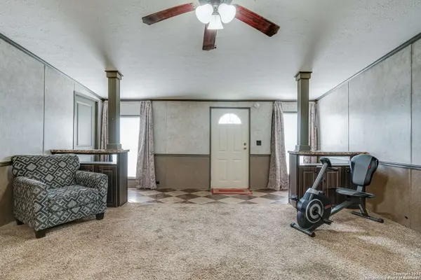 317 MOURNING DOVE, Floresville, TX 78114-3566