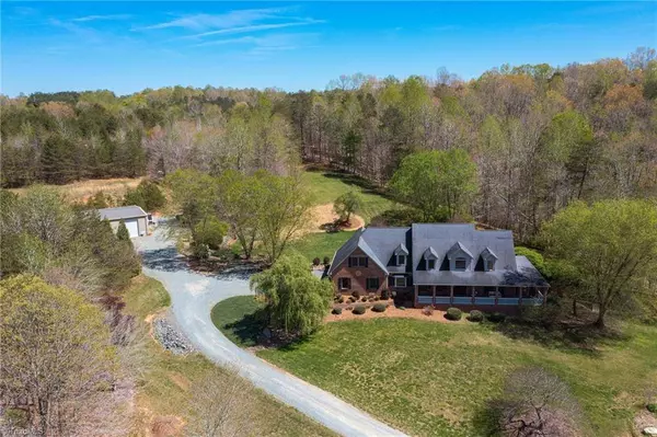 990 Warren Farm RD, Walnut Cove, NC 27052