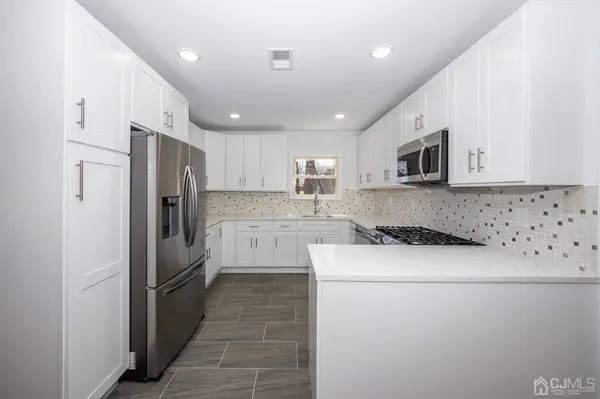 48 oak ST, Old Bridge, NJ 08857