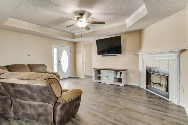 48 Howard St, Niceville, FL 32578