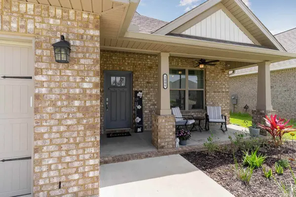 2006 Cambridge Park Dr, Gulf Breeze, FL 32563