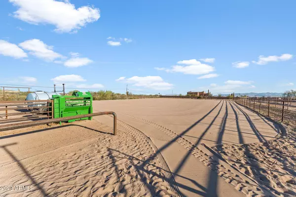 21128 W RESTIN Road, Wittmann, AZ 85361