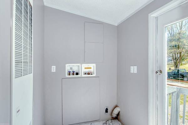 604 Newbern RD, Pulaski, VA 24301