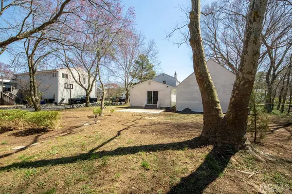 48 oak ST, Old Bridge, NJ 08857