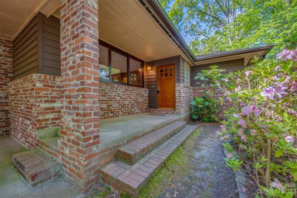 750 Braewick RD, Tryon, NC 28782