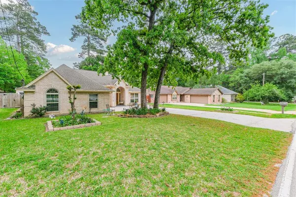 45 W Rolling Hills DR, Conroe, TX 77304