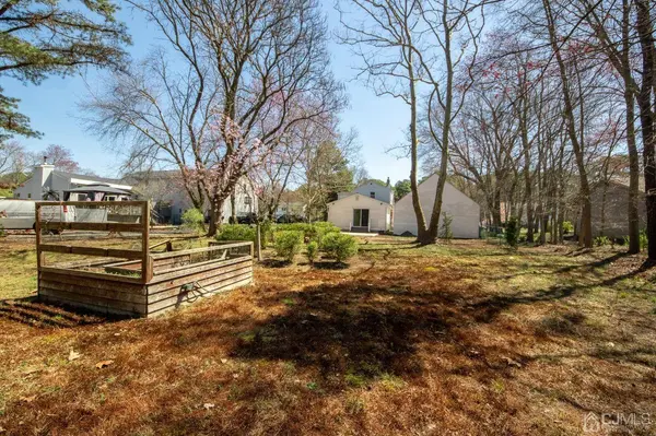 48 oak ST, Old Bridge, NJ 08857