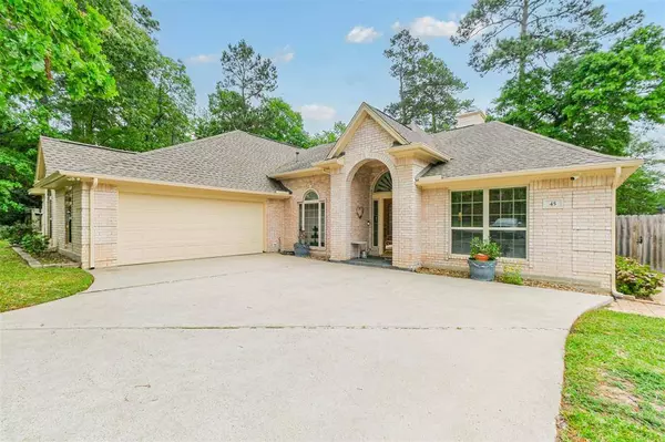 45 W Rolling Hills DR, Conroe, TX 77304