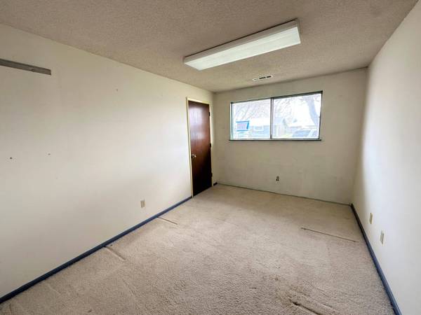 327 Arnwood St, Medford, OR 97501