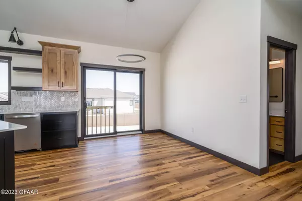 3174 45TH Avenue S, Grand Forks, ND 58201