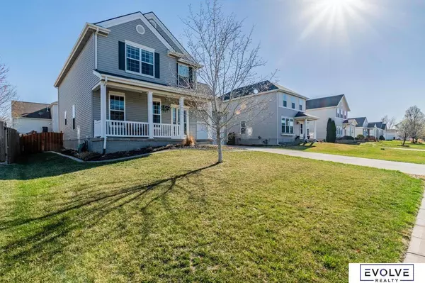 905 Port Royal Drive, Papillion, NE 68046