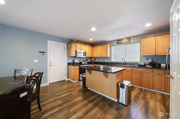 18203 96th AVE E, Puyallup, WA 98375