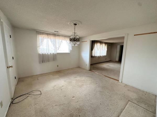 327 Arnwood St, Medford, OR 97501