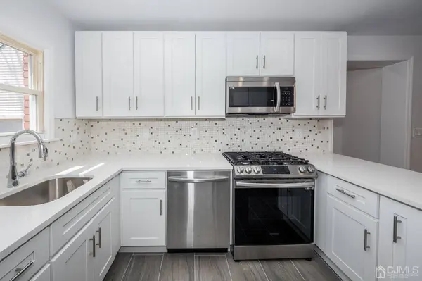 48 oak ST, Old Bridge, NJ 08857