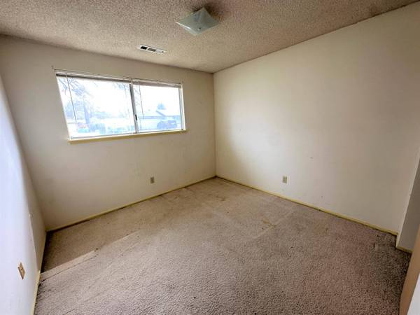 327 Arnwood St, Medford, OR 97501