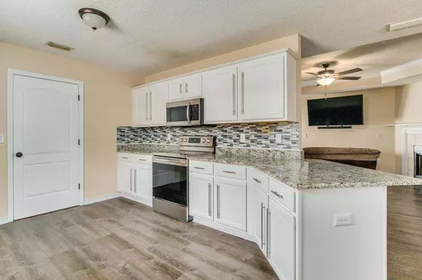 48 Howard St, Niceville, FL 32578