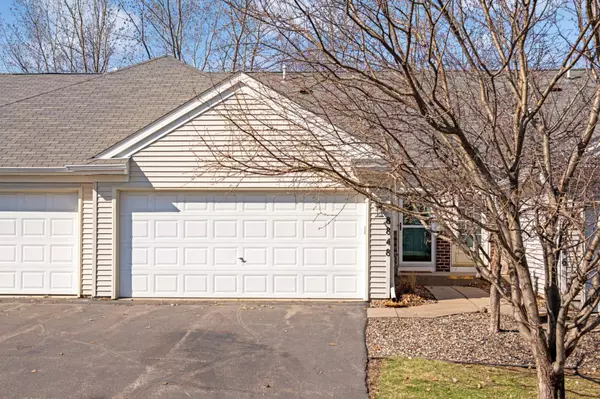 8848 Coppersmith CT, Inver Grove Heights, MN 55076