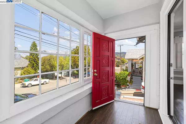 2246 Ransom Ave, Oakland, CA 94601