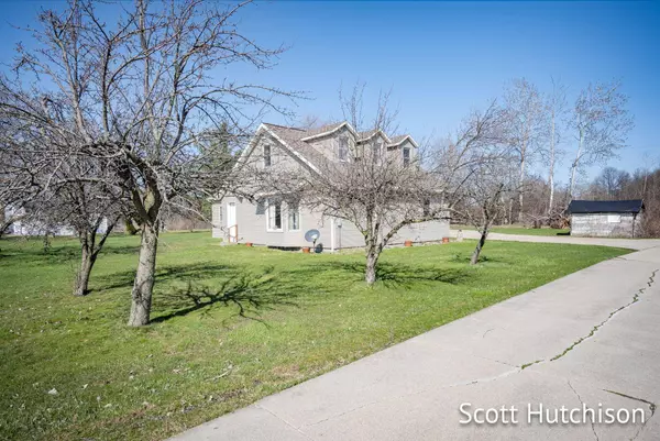 10988 N Division Avenue, Sparta, MI 49345