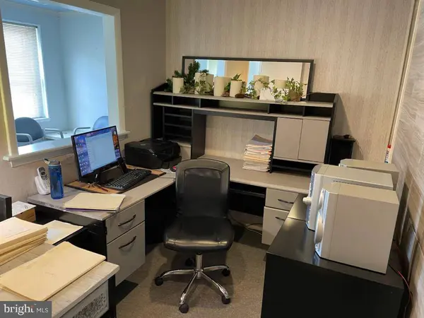 12 W TAUNTON AVE, Berlin, NJ 08009