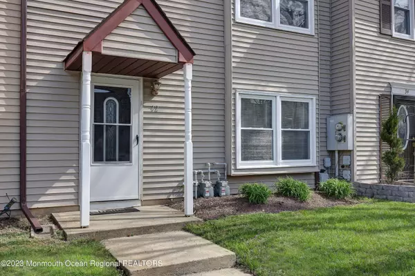 32 Forge Court, Jackson, NJ 08527