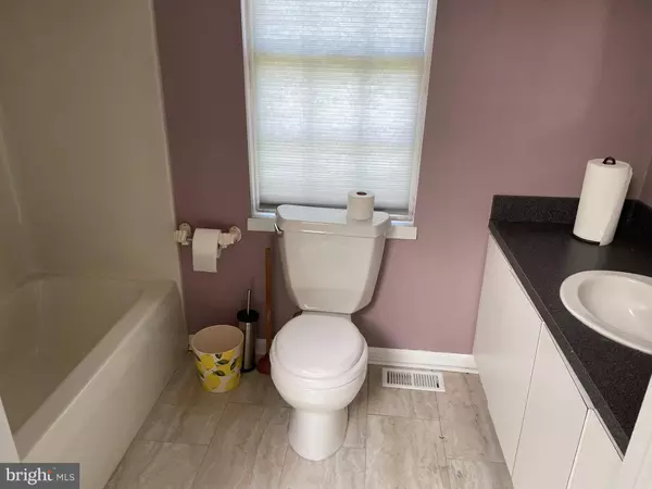 12 W TAUNTON AVE, Berlin, NJ 08009