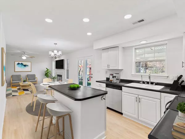 6524 Mallard LNDG, Fishers, IN 46038