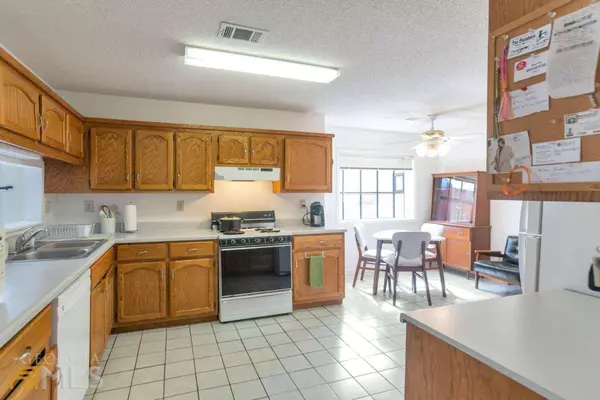 3221 Salem Cove WAY SE, Conyers, GA 30013