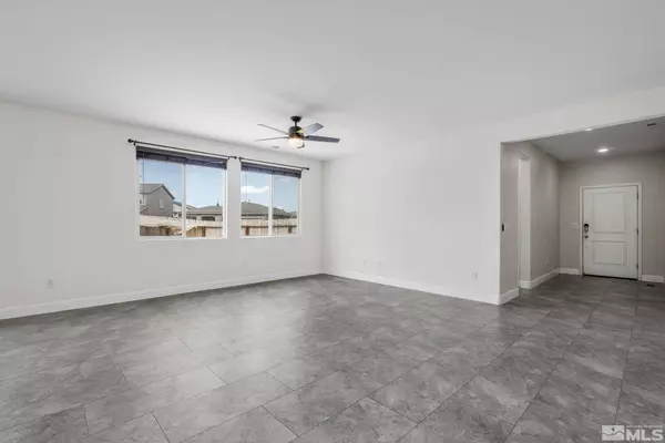 9276 Peninsula Ct, Reno, NV 89506-2244