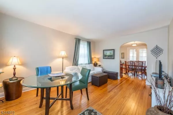 38 Sussex Rd, Clifton City, NJ 07012