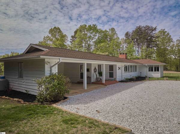 130 Mockingbird Hill Road, Landrum, SC 29356