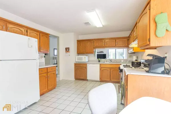 3221 Salem Cove WAY SE, Conyers, GA 30013