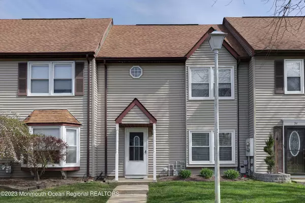 32 Forge Court, Jackson, NJ 08527